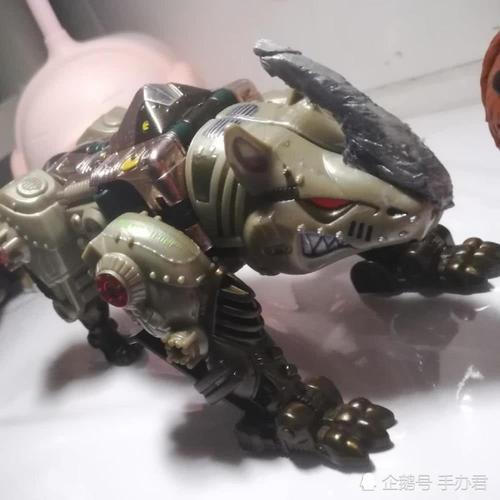 猛兽侠从未登场的犀牛手办,金属变体形态令人