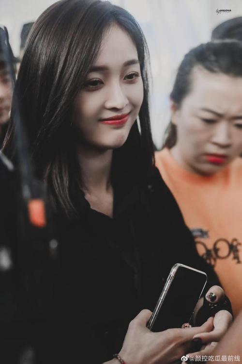 看吴宣仪新发型,美哦