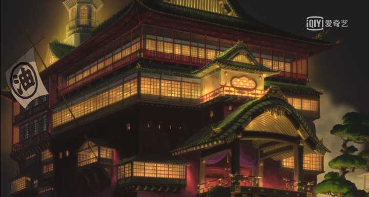 洪崖洞的夜景与《千与千寻》中的汤屋惊人的相似.