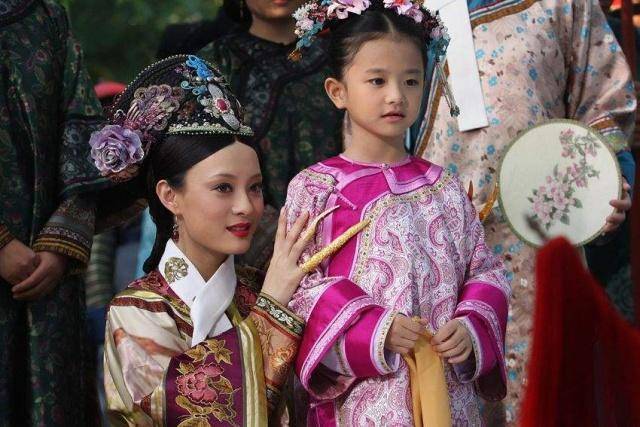 甄嬛传中最像纯元的女子其实不是甄嬛也不是甄玉娆而是她