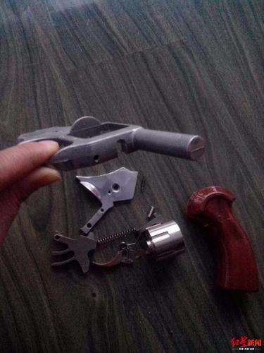 残疾小伙仿售发令枪一审获刑11年半二审发回重审