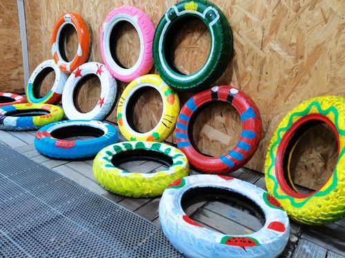 辰山幼儿园教师创意轮胎画