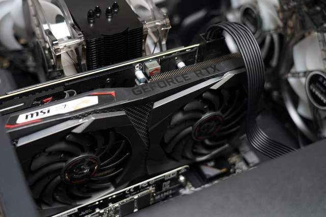 显卡:微星rtx 2060 super 魔龙