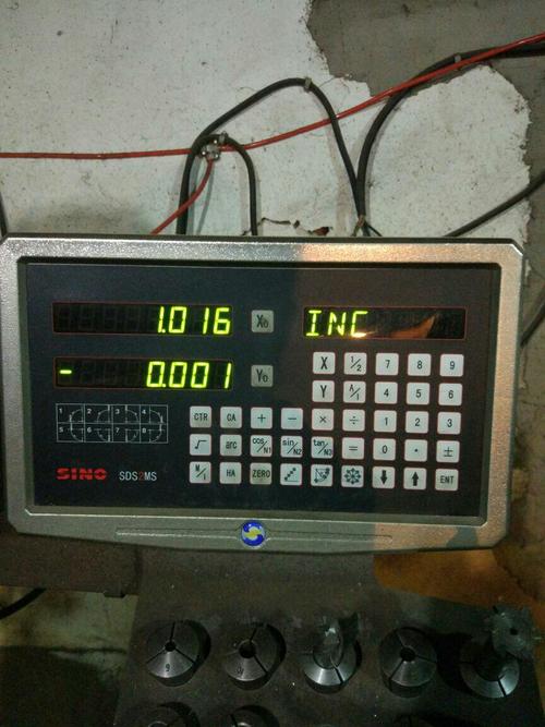 铣床sino光栅数显表,x y轴显示数字不对怎么回事?