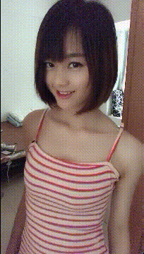 搞笑gif段子小家伙你这样对美女合适吗这么骚气的姿势没谁了父子两个