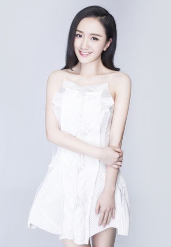 首页 图片大全 明星 李倩纯白治愈系气质写真高清图片