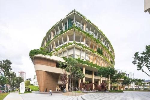 是一座服务于当地居民的综合性建筑