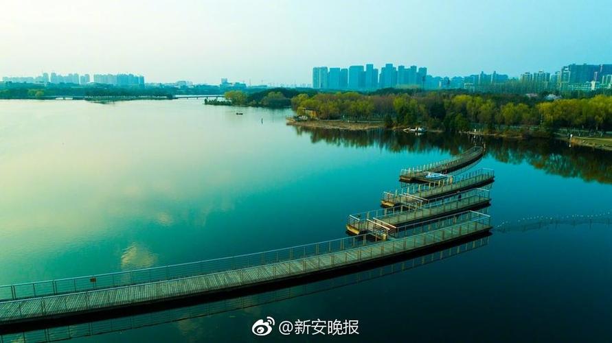 航拍:俯瞰合肥翡翠湖春色 碧波荡漾姹紫嫣红