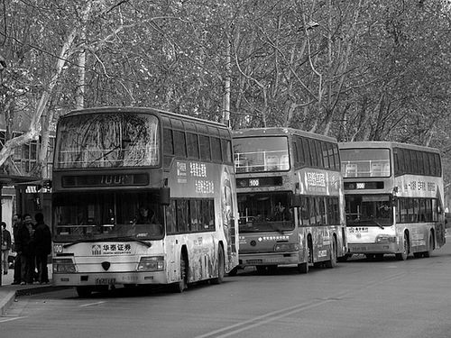 纪念南京公交100路告别双层