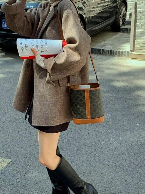 你值得拥有|celine凯旋门老花水桶包小号