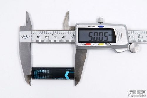 算上正极突出的部分长度约为50mm