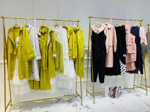 专注品牌折扣女装批发 15 年 拿货咨询 (视频看货) 13138659200