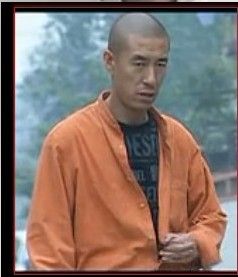 这个截图上的演员叫什么?