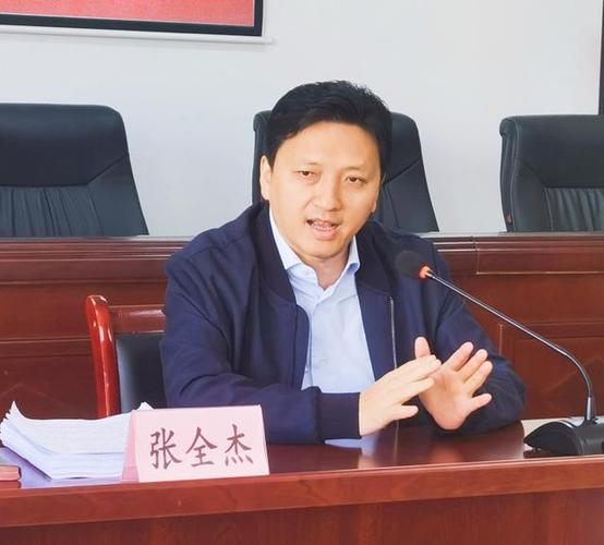 阆中市委常委,副市长张全杰调研指导阆中市发改工作