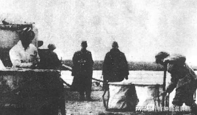 "东满大狱"背荫河附近经常会有人突然下落不明,而且每隔五六天,就会有
