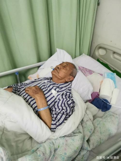 年纪太大,老人的病只能保守治疗!