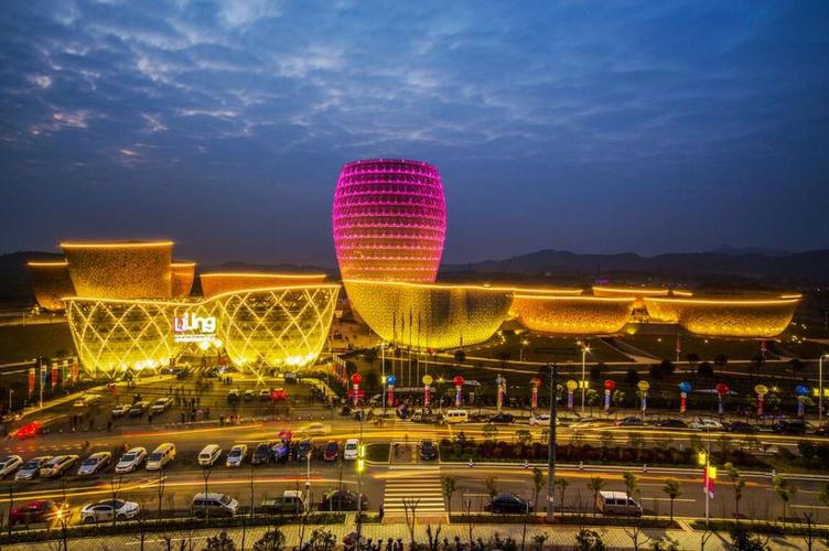 中国最大的异形建筑群--醴陵瓷谷