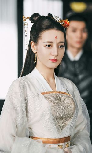 《枕上书》:唐七笔下的白凤九原型是谁?面容娇美,喜食