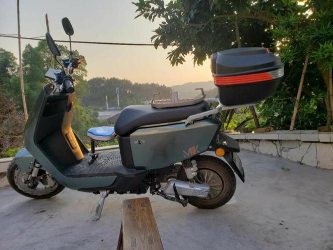 雅迪电动车博达尾箱架装头盔尾箱后尾架yd1200dt-26b型后货架尾翼
