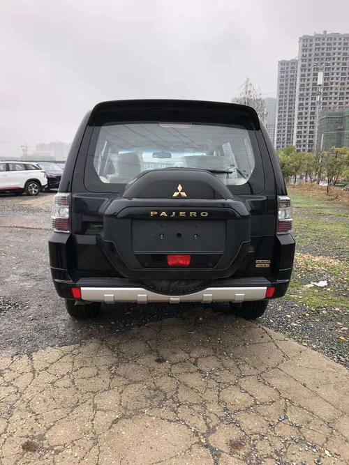 2019款三菱帕杰罗v97顶配版 津港惠底价