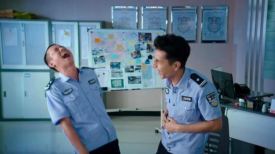 美人鱼:小伙报警被美人鱼绑架,警察严肃相信证词,结果背后笑炸