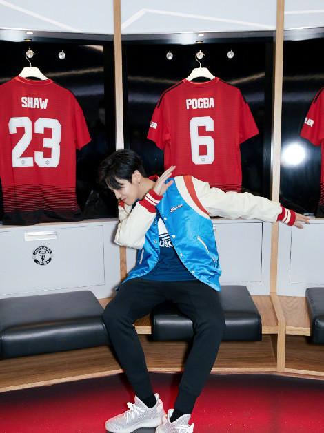 aj烂大街且贵?看看鹿晗的这双"大黄蜂",00后潮流穿搭必备