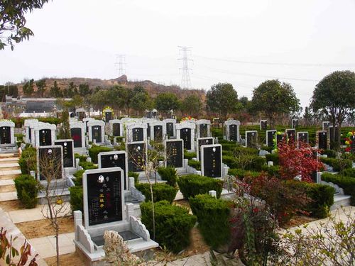首页 洛阳墓地 孟津县 >>洛阳凤凰山纪念园 免费预约看墓专车