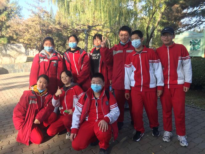 北京市回民学校初二年级,高一年级世界公园"垃圾分类我先行,美丽家园