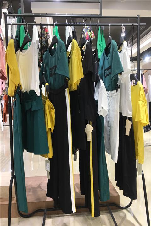 拉素女装批发货源 品牌折扣女装批发货源