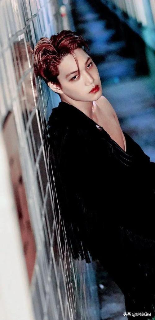 exo的kai金钟仁性感迷人可爱呆萌这样子的他谁不轻易沦陷呢