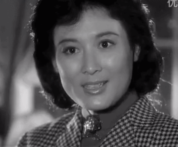 向梅:年轻时因为太美没戏拍,42岁才因《保密局的枪声》红遍全国