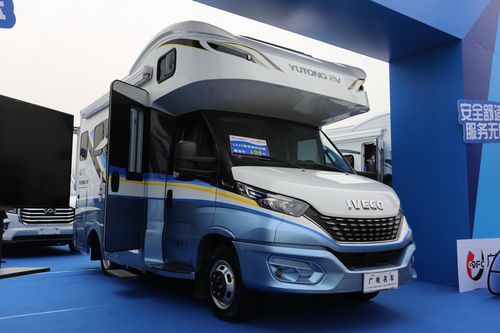 实力大厂,品质之选——宇通进口依维柯c630大额头双拓展c型房车