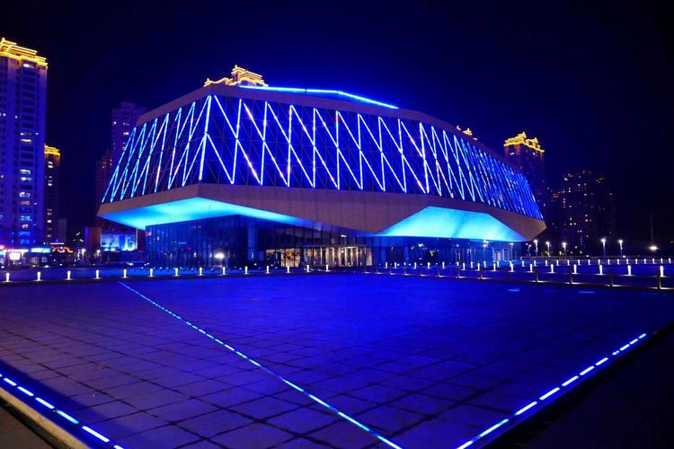 哈尔滨群力早春夜景