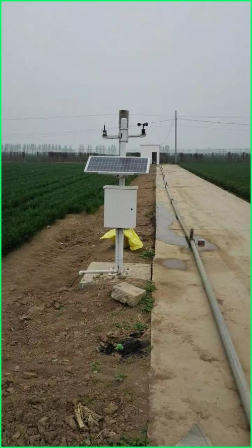 鹤壁某农业基地智能水分在线监测系统,气象站等仪器安装完毕