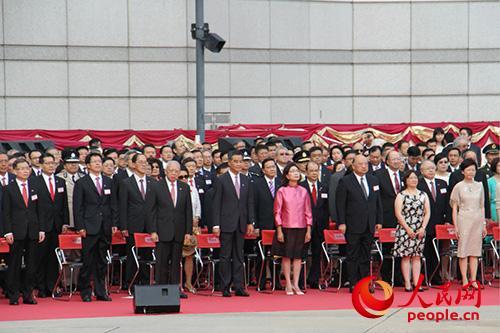 全国政协副主席董建华,香港特区行政长官伉俪,中央人民政府驻港联络办