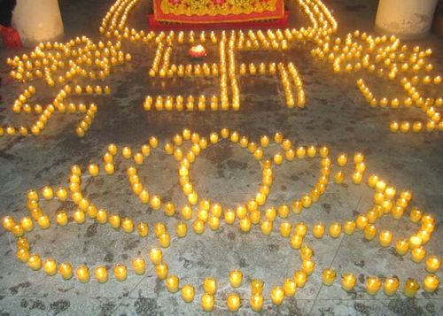 正月十五点灯敬佛佛前供花供灯的利益好处