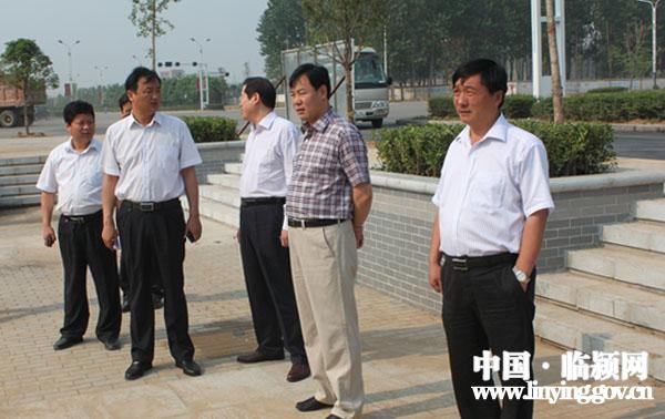 王国干察看行政新区规划建设(图)-中国临颍网