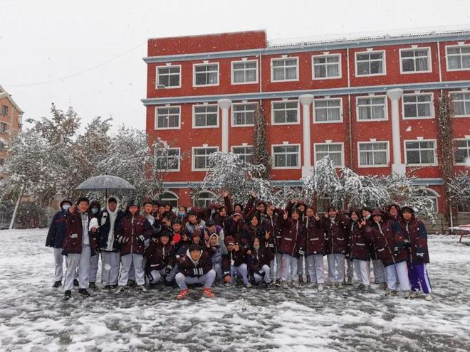 保定市美术中学在自教育阳光下生长成憧憬的模样