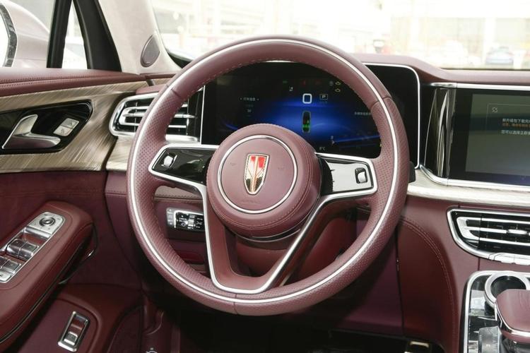 气场不输bba,豪华内饰给足面子,国产c级车红旗h9究竟值不值?