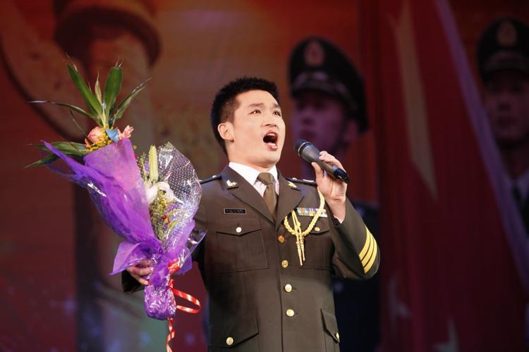 中华全国总工会文工团独唱演员"宫栋才"十年奋斗不