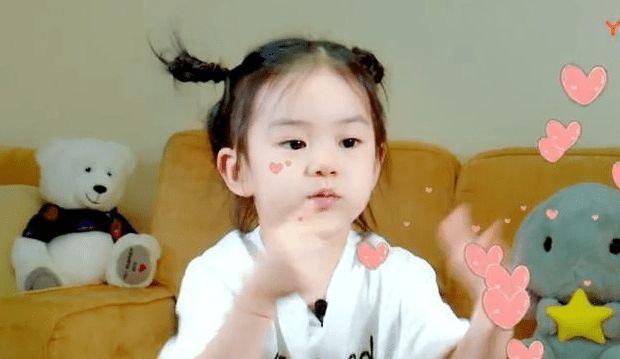 李承铉教lucky说中文,逗笑工作人员,气得戚薇直翻白眼