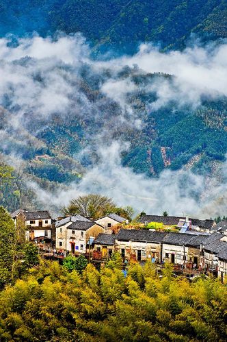 黛色山峦·湖塘水境·一生痴绝处·无梦到徽州