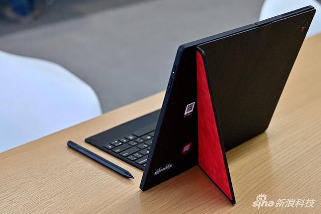 首款折叠屏电脑thinkpadx1fold初上手小机身有大空间