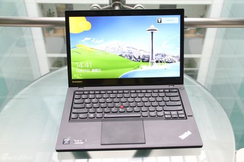 t440s针对高端商务人士打造,具备极高的移动性能,同时在产品做工,屏幕
