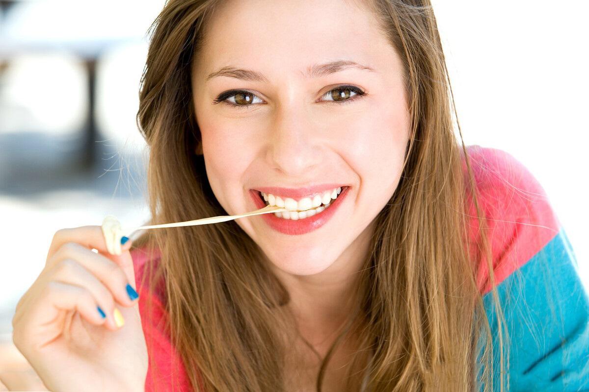 京师杏林嚼口香糖不仅能瘦脸还有这么多的好处