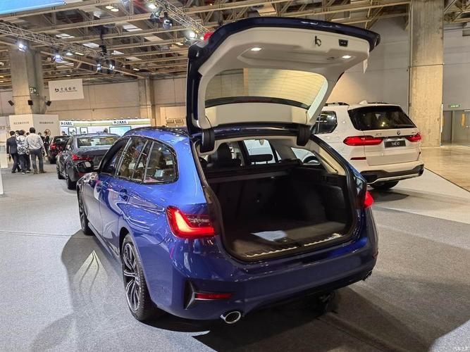 2021澳门车展开幕:宝马3系旅行版亮相