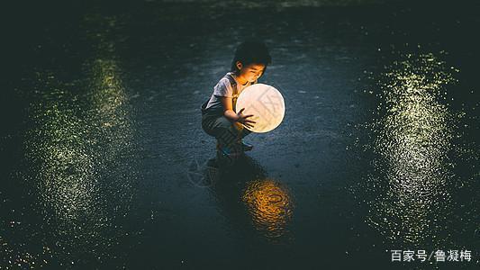 在黑夜里的提灯人