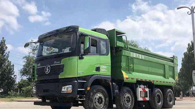 5米6自卸火了排半驾驶室大卧铺国六德龙x3000短轴自卸车实拍