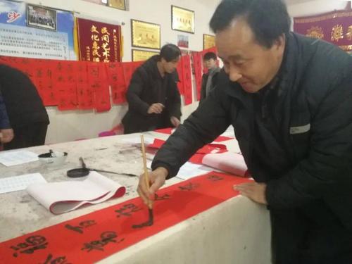 武山县书法家协会副主席.宁远书画院院士.