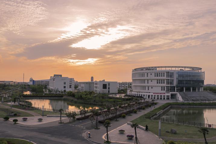 南通大学杏林学院